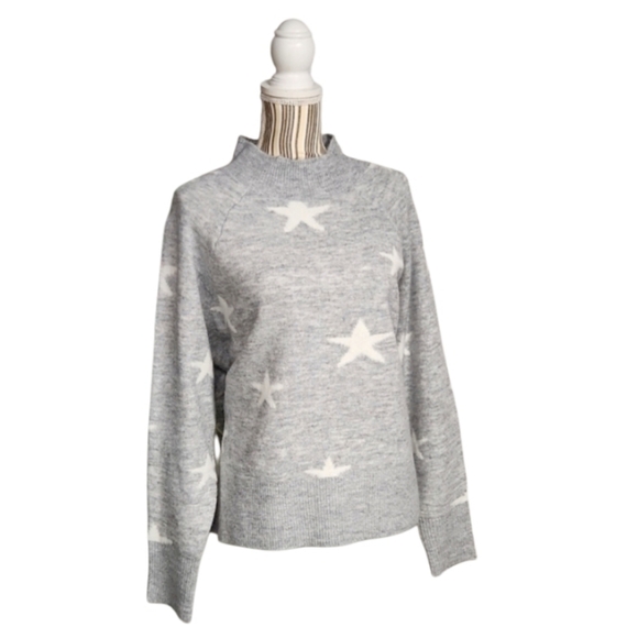 Happy Holidays 1X Light Grey Sweater With Stars - Picture 1 of 7